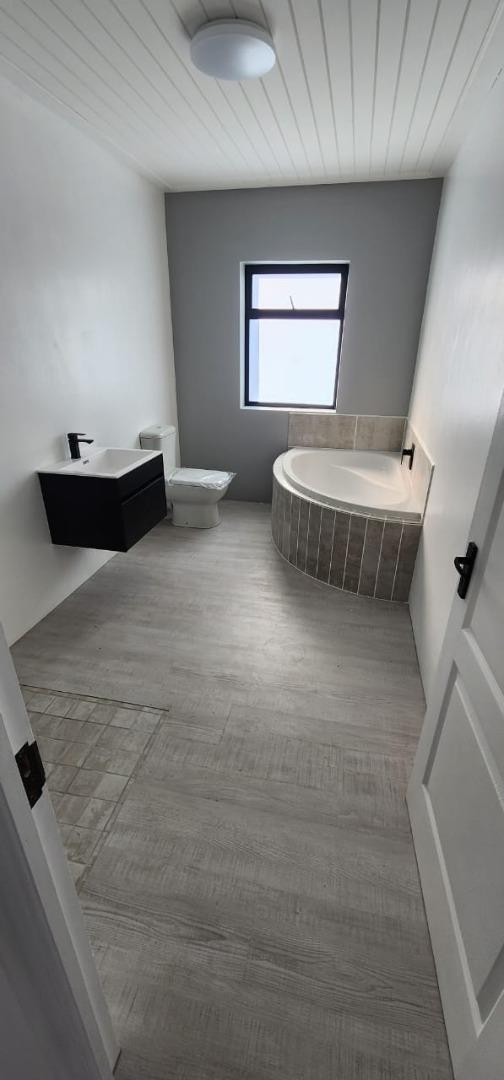 5 Bedroom Property for Sale in Kleinbaai Western Cape